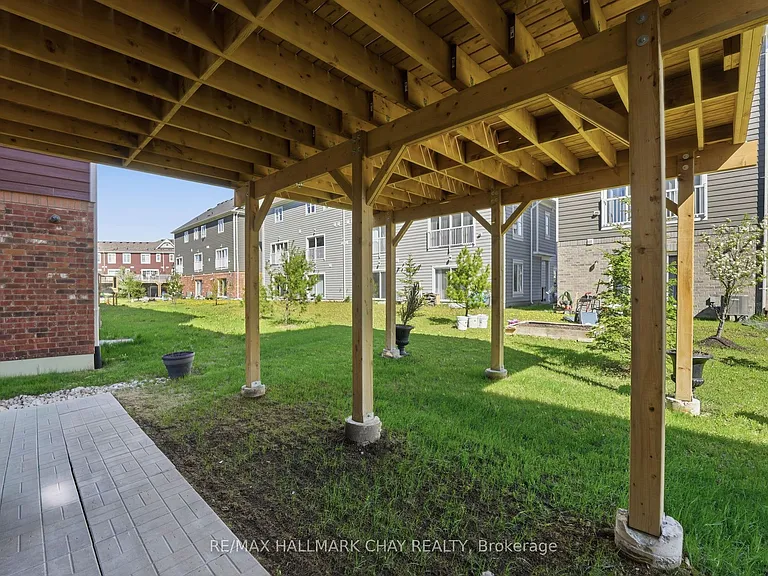 29 Shelburne Ave — Photo 23