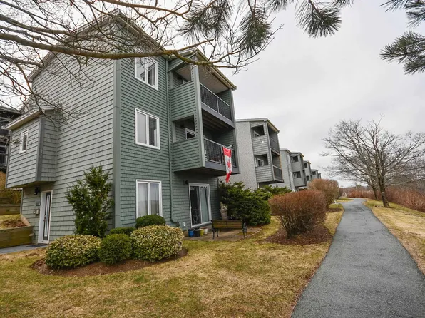 5881 Gainsborough Pl, Halifax, NS B3K 5R6