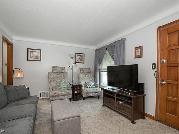 3rd image of 5105 W 6th St