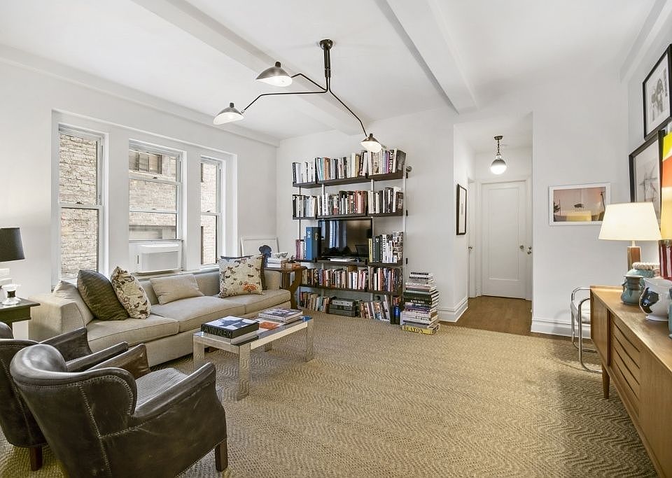 1st image of 25 5th Ave APT 4G