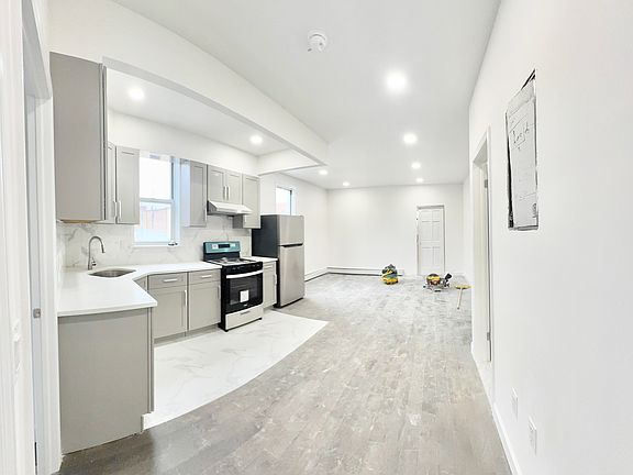 3rd image of 2062 Bath Ave #A