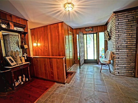 3rd image of 75 Old Quaker Hill Rd