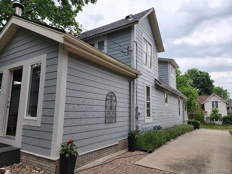 227 West St — Photo 34