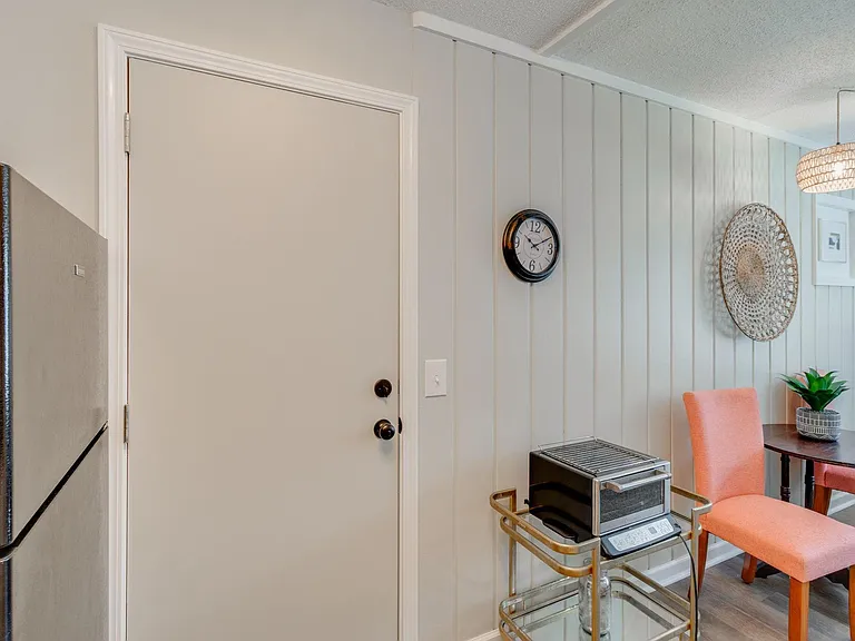2742 Montgomery Ave — Photo 11