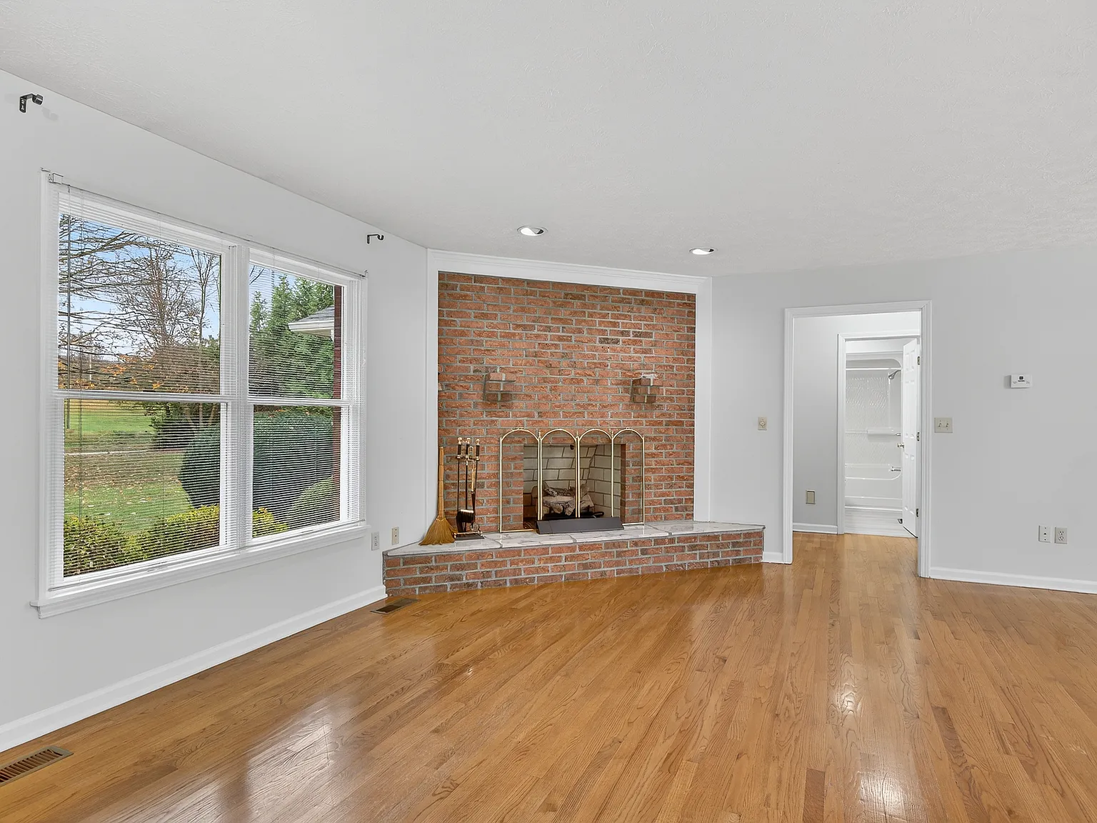 3 bed, 1800 sqft, $2,200 — Photo 4