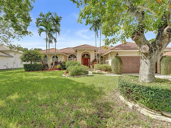 2nd image of 4869 Kensington Circle