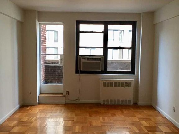 5th image of 250 E 39th St APT 11M