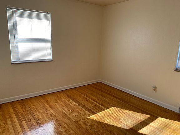 4th image of 7401 Wayne Ave