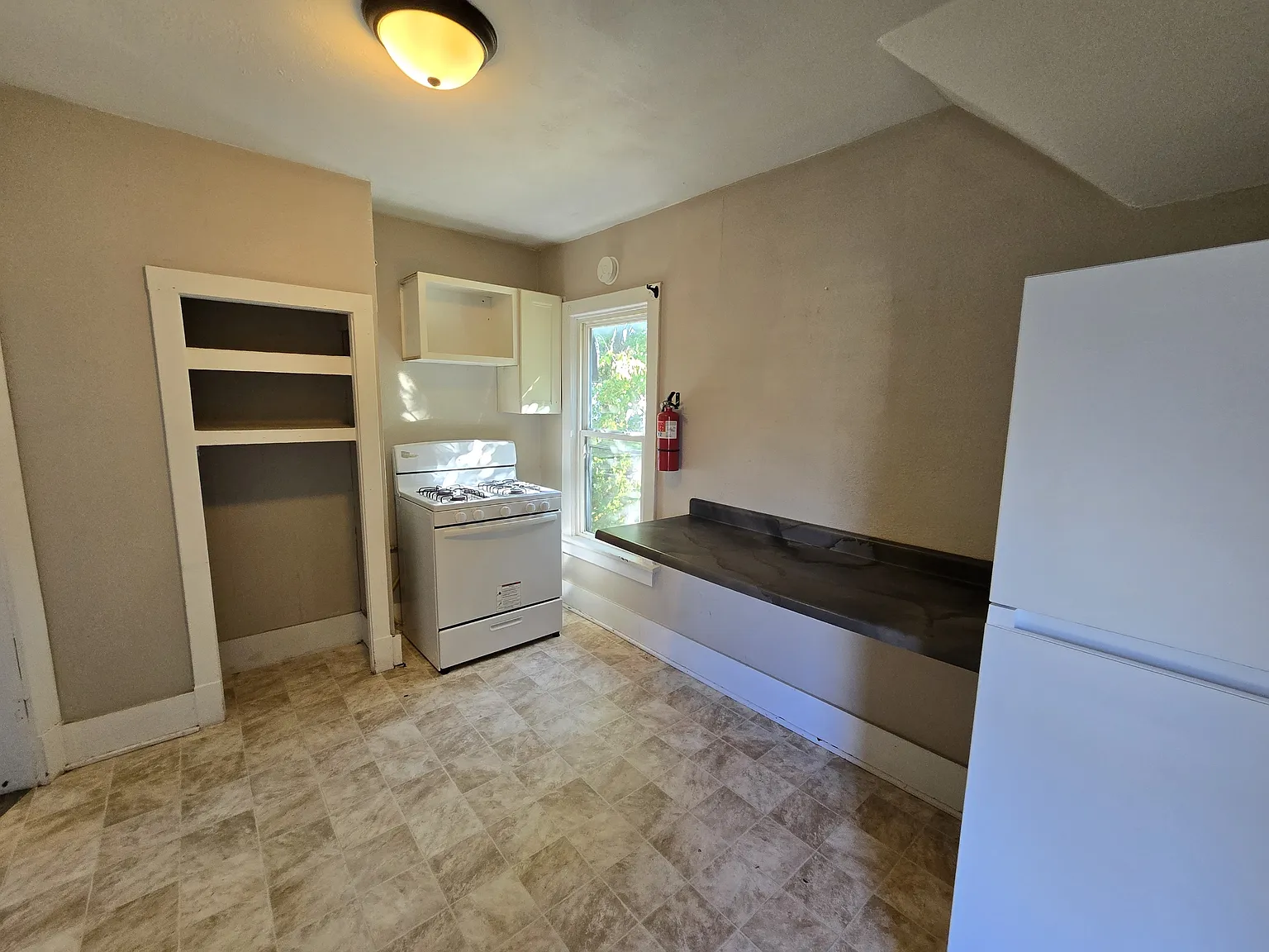 437 1/2 Riehl Street - 1 — Photo 3