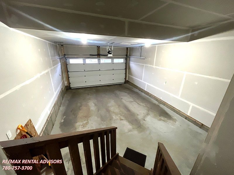 Edmonton Apartment for rent - 3 Bedrooms — photo 25