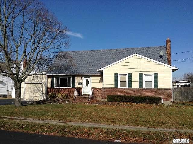 1st image of 11 Edmore Ln S