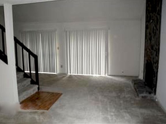 2nd image of 1296 Creekside Ct SE