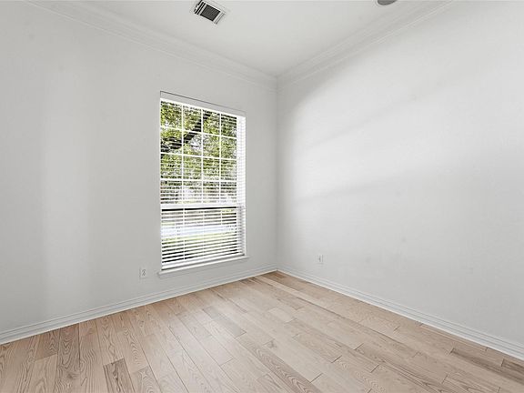 5th image of 58 N Scribewood Cir