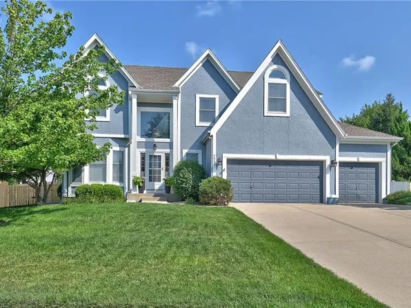 5600 W 153rd Ter, Overland Park, KS 66223