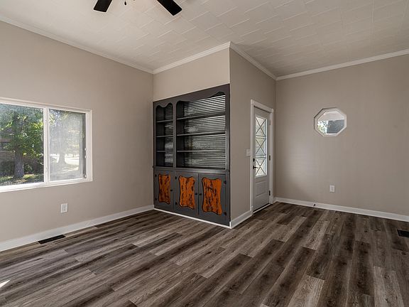 3rd image of 801 N 16th St