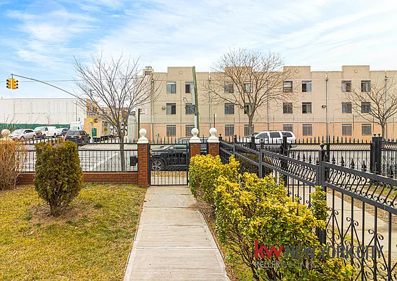 Rented by Keller Williams NYC | media 25