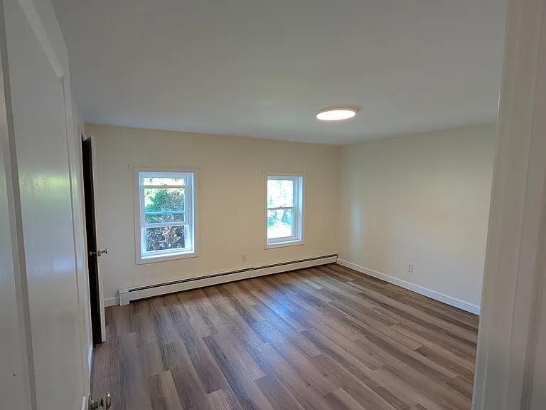 31-33 Glen St #31 — Photo 10