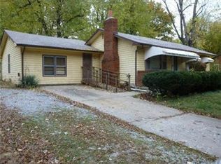 809 S Trail Ridge Dr, Independence, MO 64050