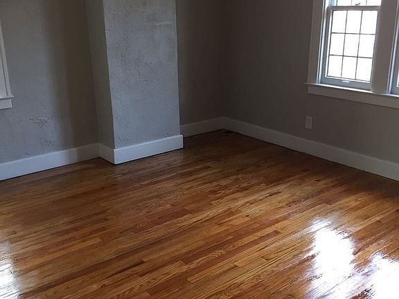 3rd image of 16537 Cherrylawn Ave