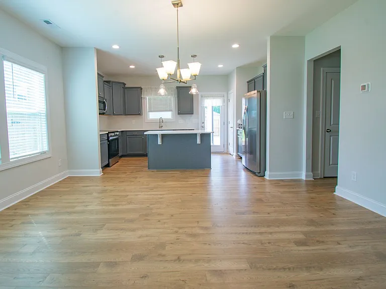 5611 Pondhaven Dr — Photo 6