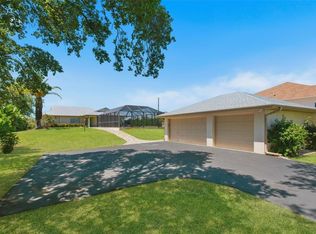 880 Lemon Bay Dr, Venice, FL 34293