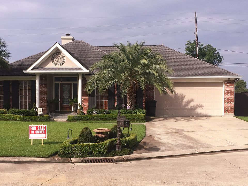 1st image of 215 Stonehaven Dr