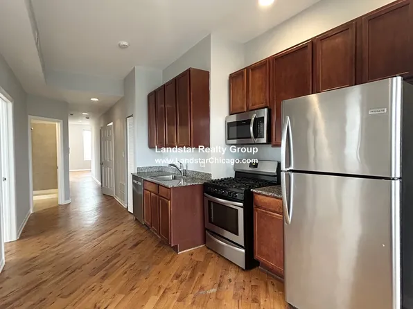 2300 S Ridgeway Ave, Chicago, IL