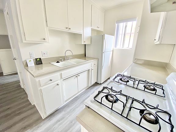 4th image of 1825 Butler Ave #2A