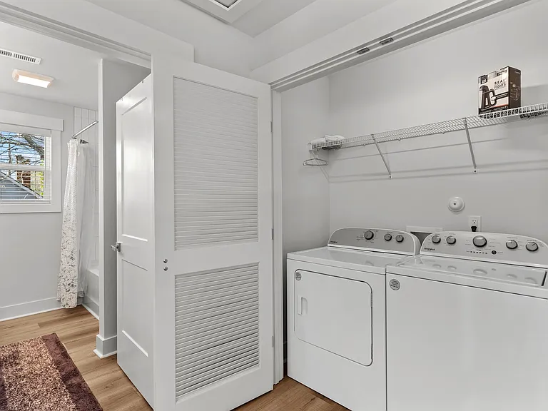 705 Brooks Aly — Photo 11