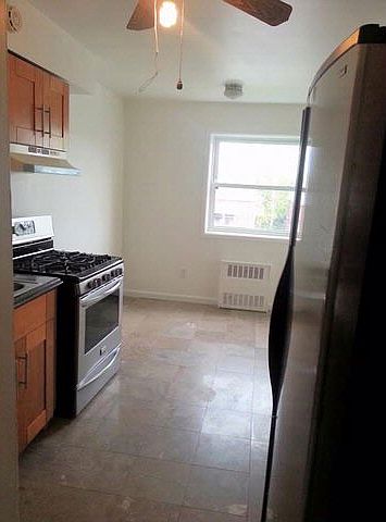 2nd image of 5025 60th St
