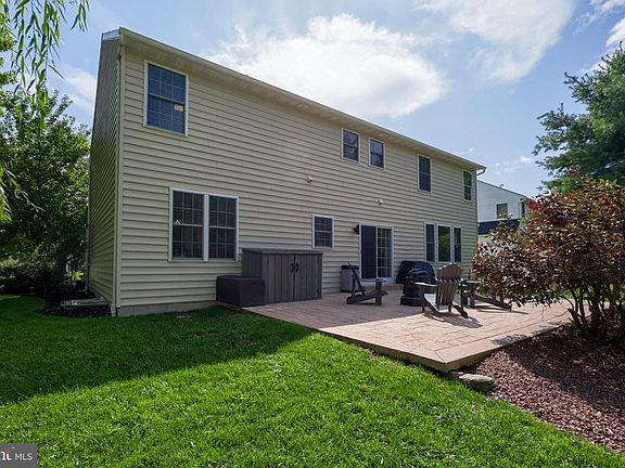 2nd image of 182 Pickwick Cir