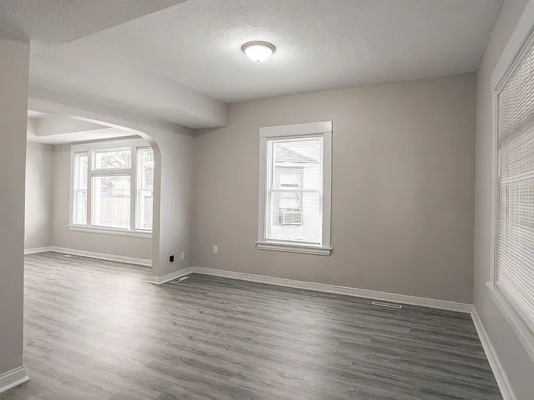 1606 Concordia Ave — Photo 10