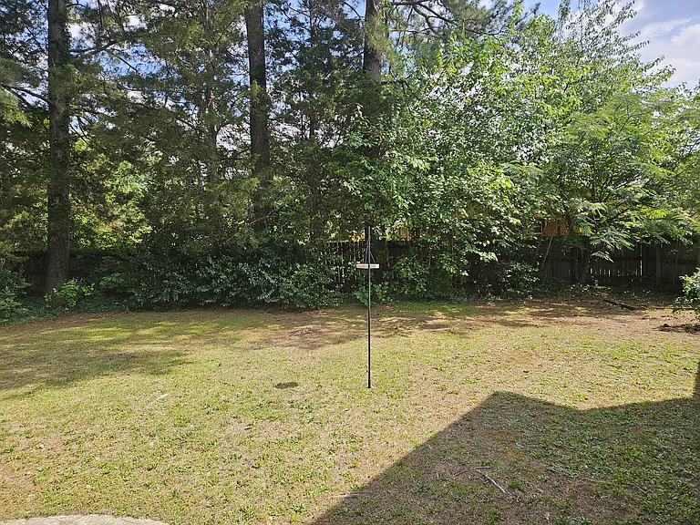 619 Berwick Dr — Photo 20