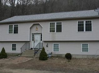 21 Old Chester Rd, Huntington, MA 01050