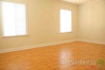 1st image of 2877 Edgehill Dr