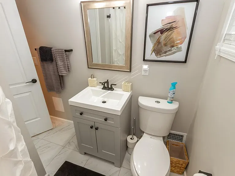 919 E Palmer St — Photo 17