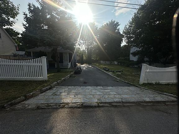 5th image of 3 Bryant Ave