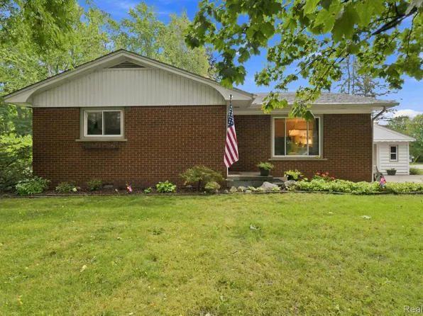 70484 N Main St, Richmond, MI 48062