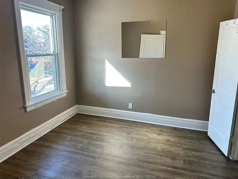 1290 Chilver Rd — Photo 11