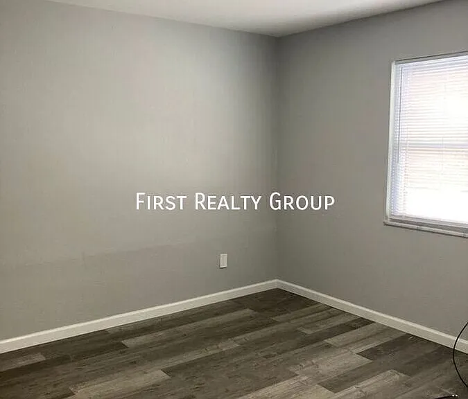 305 N Broadway St #2 — Photo 5