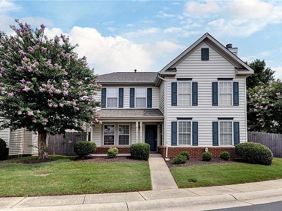 3rd image of 135 Waters Edge Dr