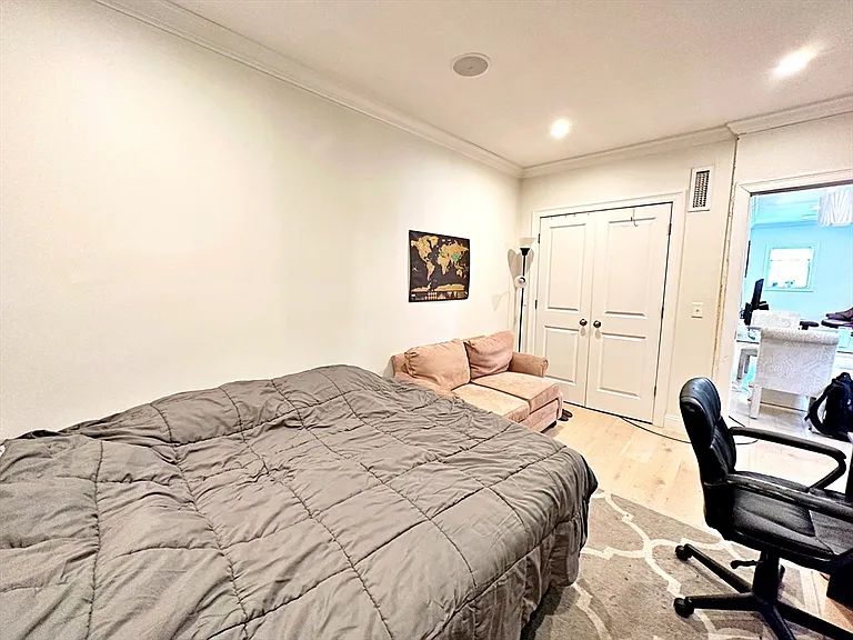 111 Maverick St #2 — Photo 9
