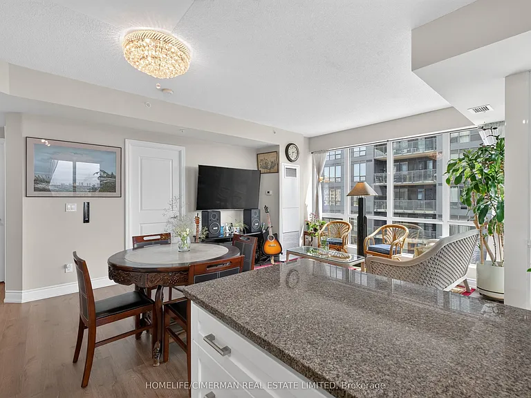 9090 Yonge St #1010 — Photo 30