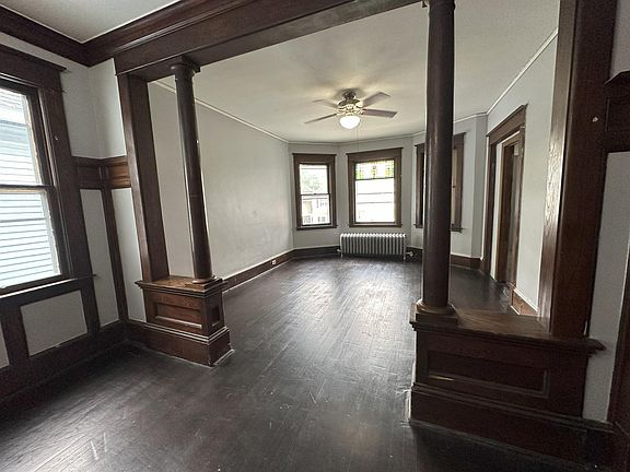 3rd image of 825 Myrtle Ave #2