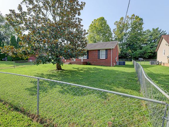 5th image of 204 Bob White Dr