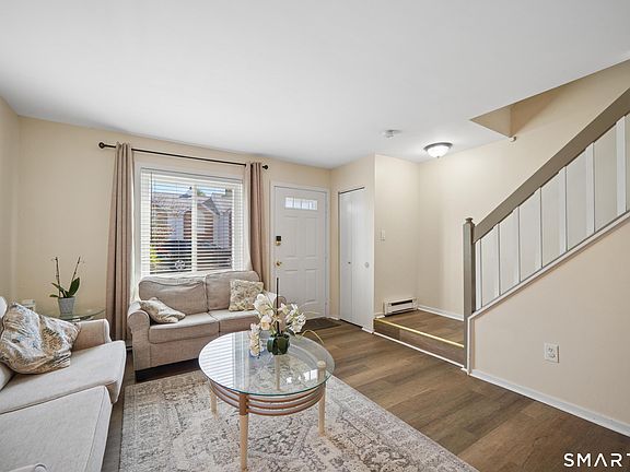 3rd image of 585 Park Road #2-3