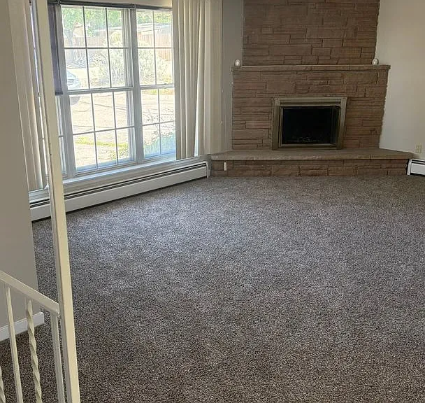 547 Greenwood Dr — Photo 3