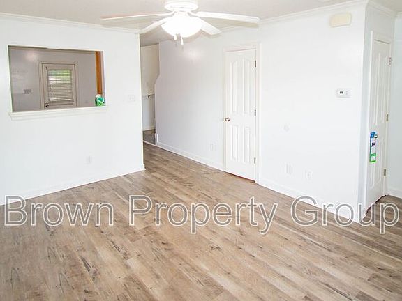3rd image of 102 Springwood Dr