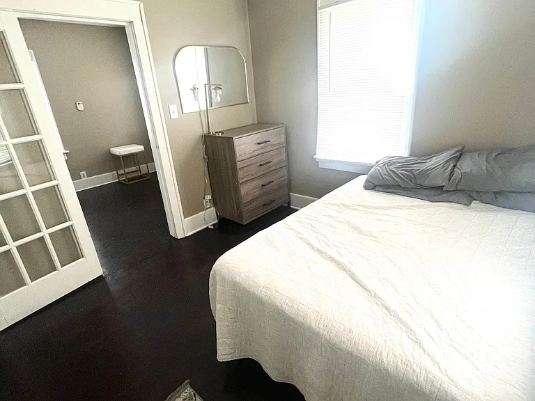 214 N Richmond Ave — Photo 4