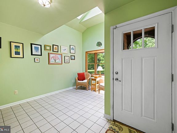 3rd image of 29 Maple Ave